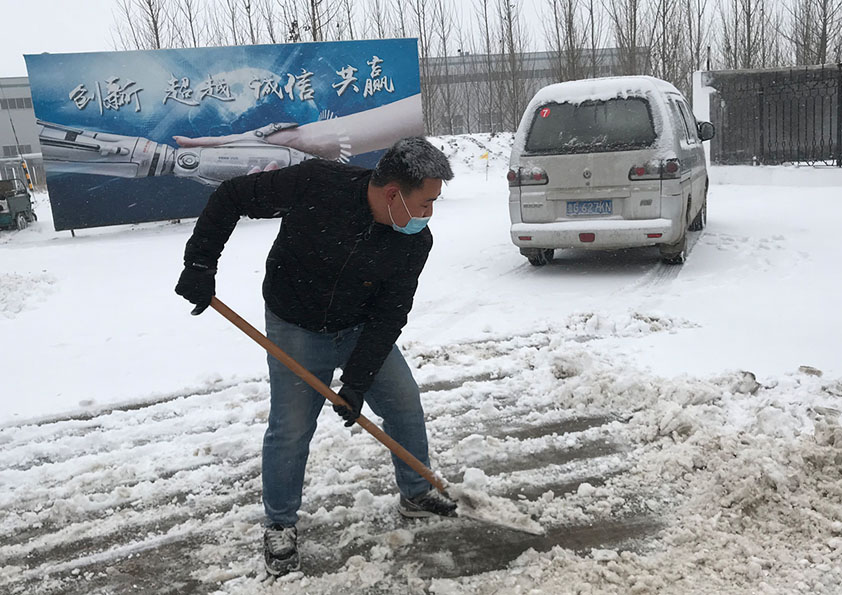 博陽機(jī)械：冬日掃雪、天寒暖人心